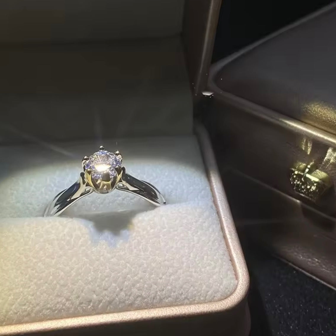 18K Gold Moissanite Ring