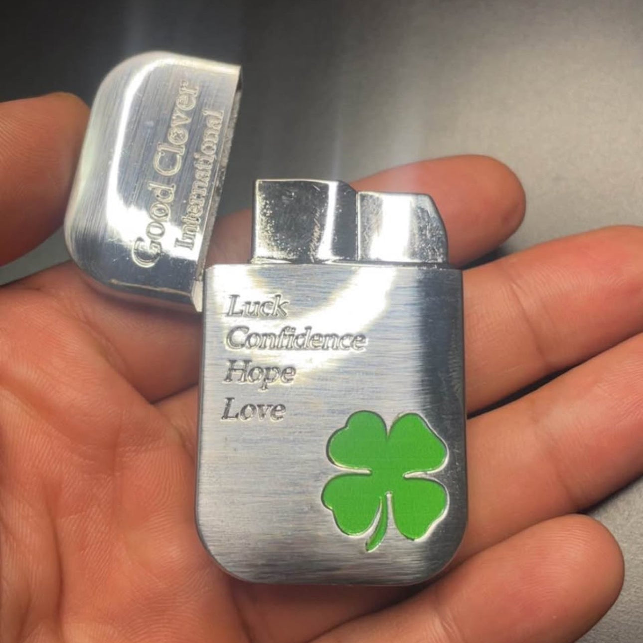 Clover Lighter